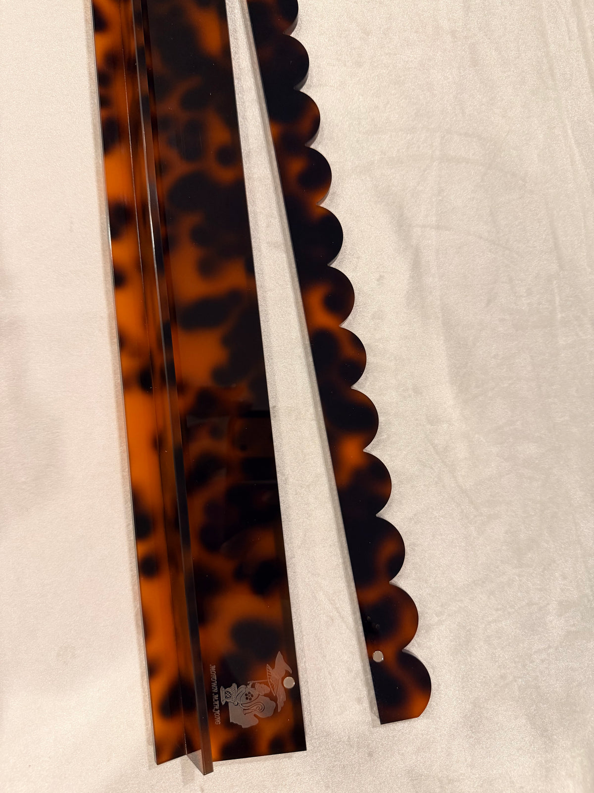 Motown Mahjong Heritage acrylic tortoise scallop Racks