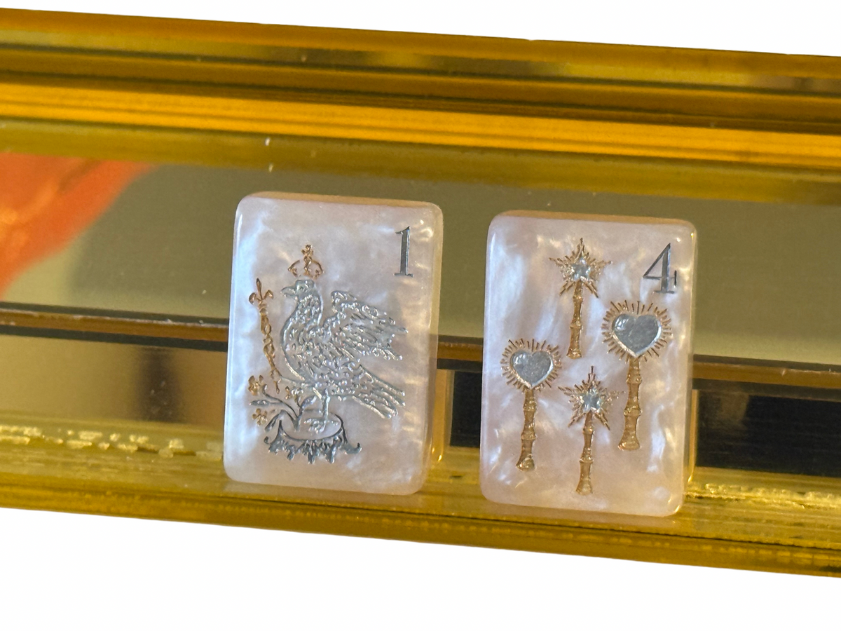 Club Mah Jenn D'or Pink Mother of Pearl Mah Jong Set with Silver & Gold design