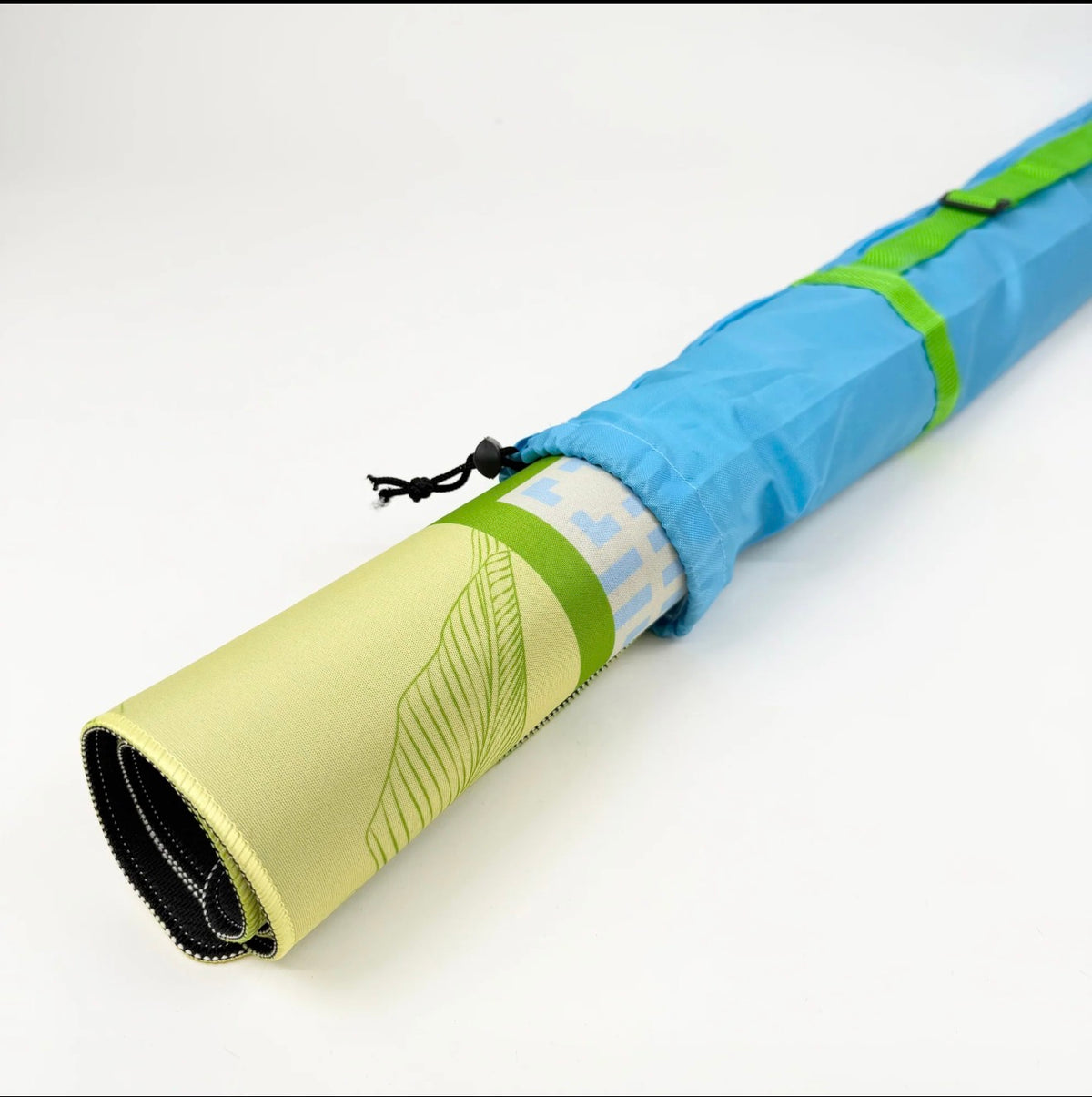 The Cabana Club Neoprene Mat w/ Carrying Bag 32”x32”