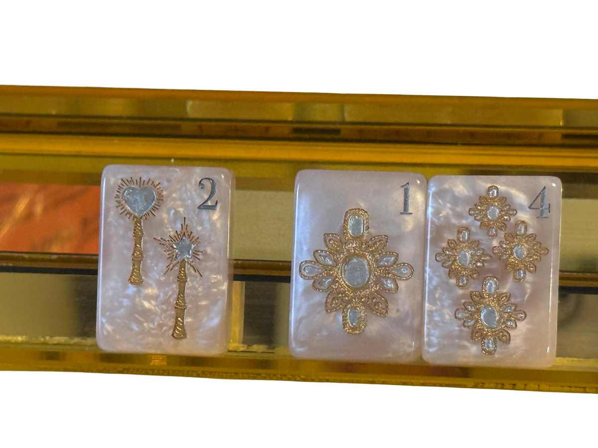 Club Mah Jenn D'or Pink Mother of Pearl Mah Jong Set with Silver & Gold design