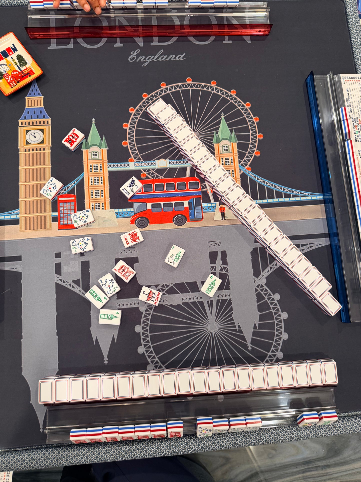 London-inspired mahjong tile set